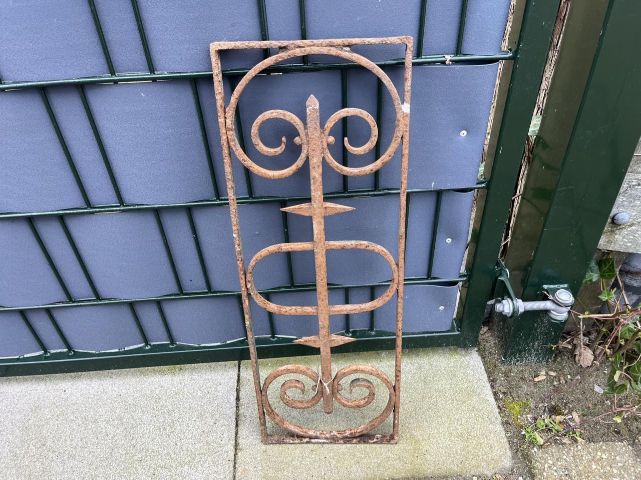 Ornamenten, Raamframe  Sierwerk metaal