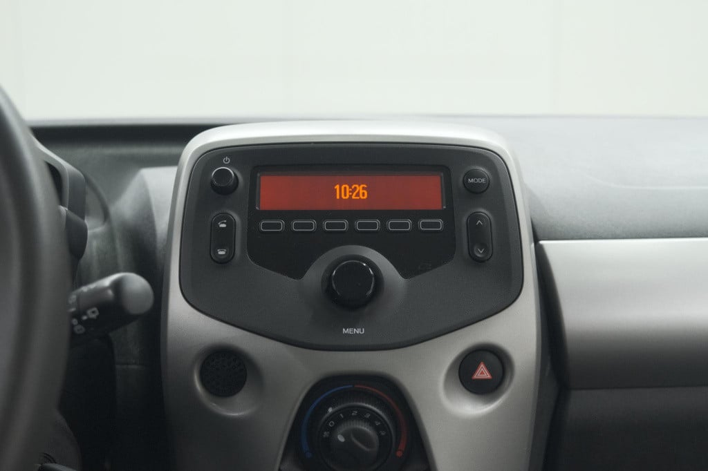 Peugeot 108 1.0 e-vti blue lion | airco | bluetooth | elektrische ramen | 5