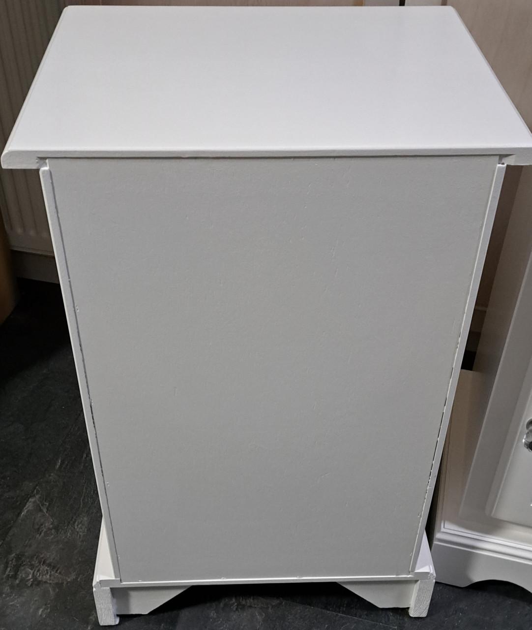 2 mooie stijlvolle vintage nachtkastjes