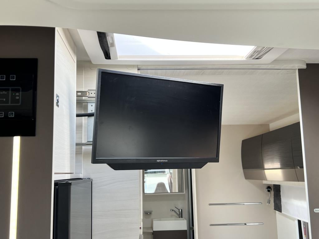 Chausson Onbekend 757 welcome | 2 enkele bedden + 1 groot bed | camera | tv