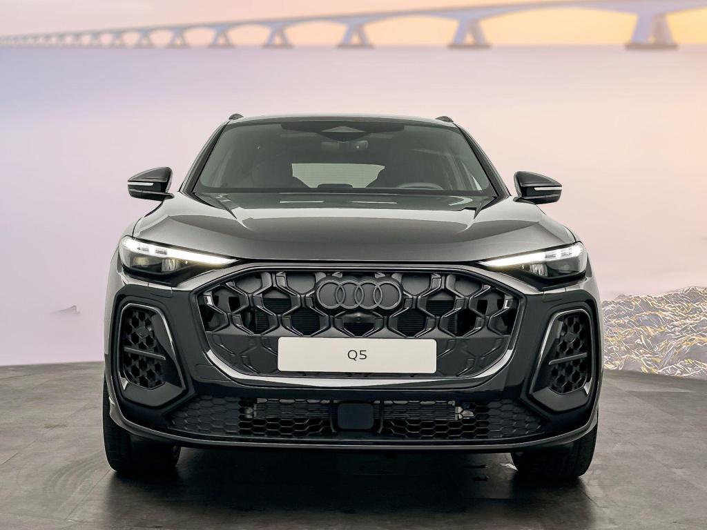 Audi Q5 s edition competition e-hybrid 270 kw / 367 pk suv
