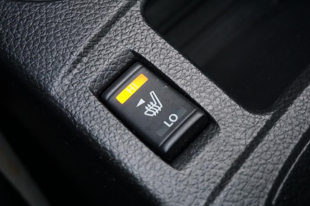 Nissan Qashqai 1.2 premier edition climate / navi / camera / dab / cruise /