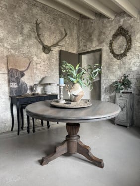 Sobere landelijke eettafel 130 diameter