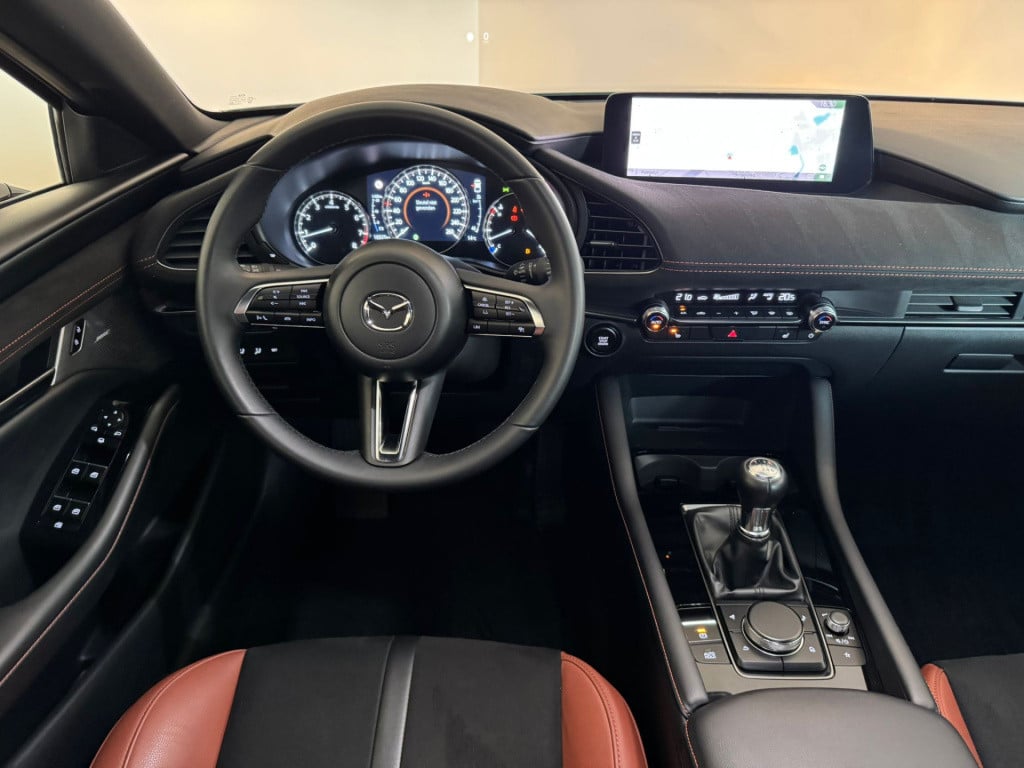 Mazda 3 2.0 e-skyactiv-g m hybrid 122 homura