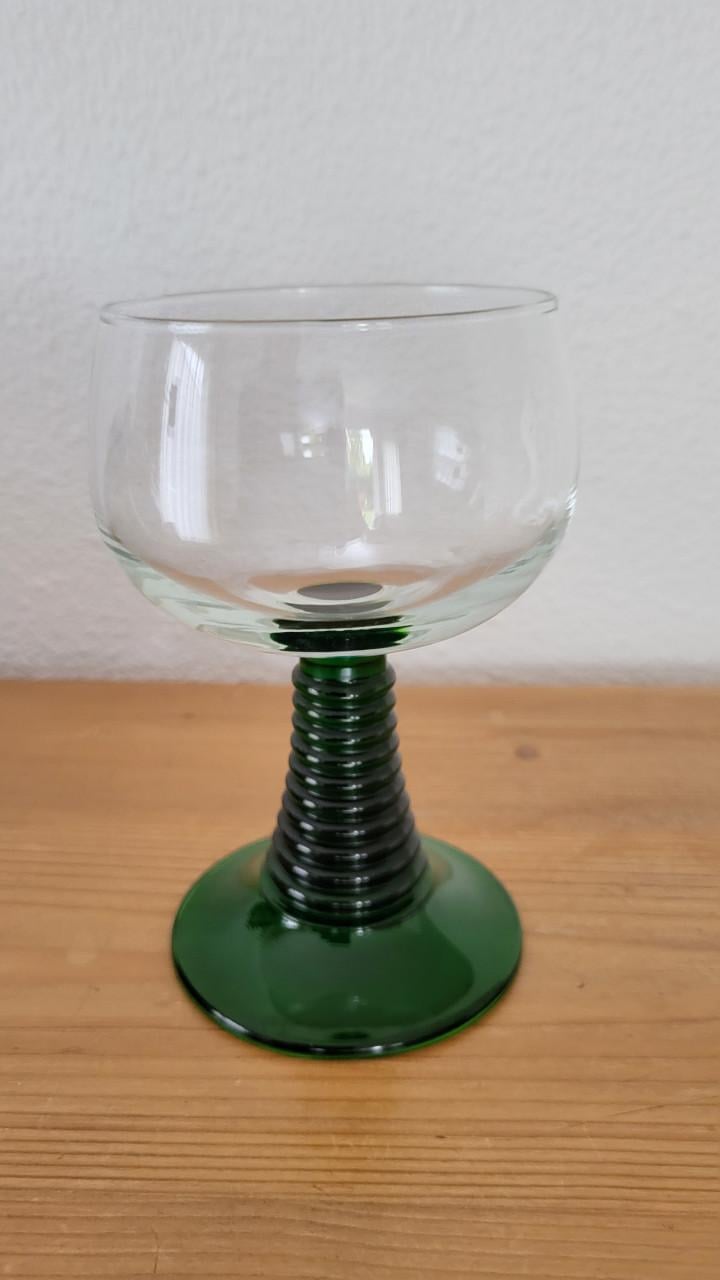 Wijnglas "France" geribbelde groene voet