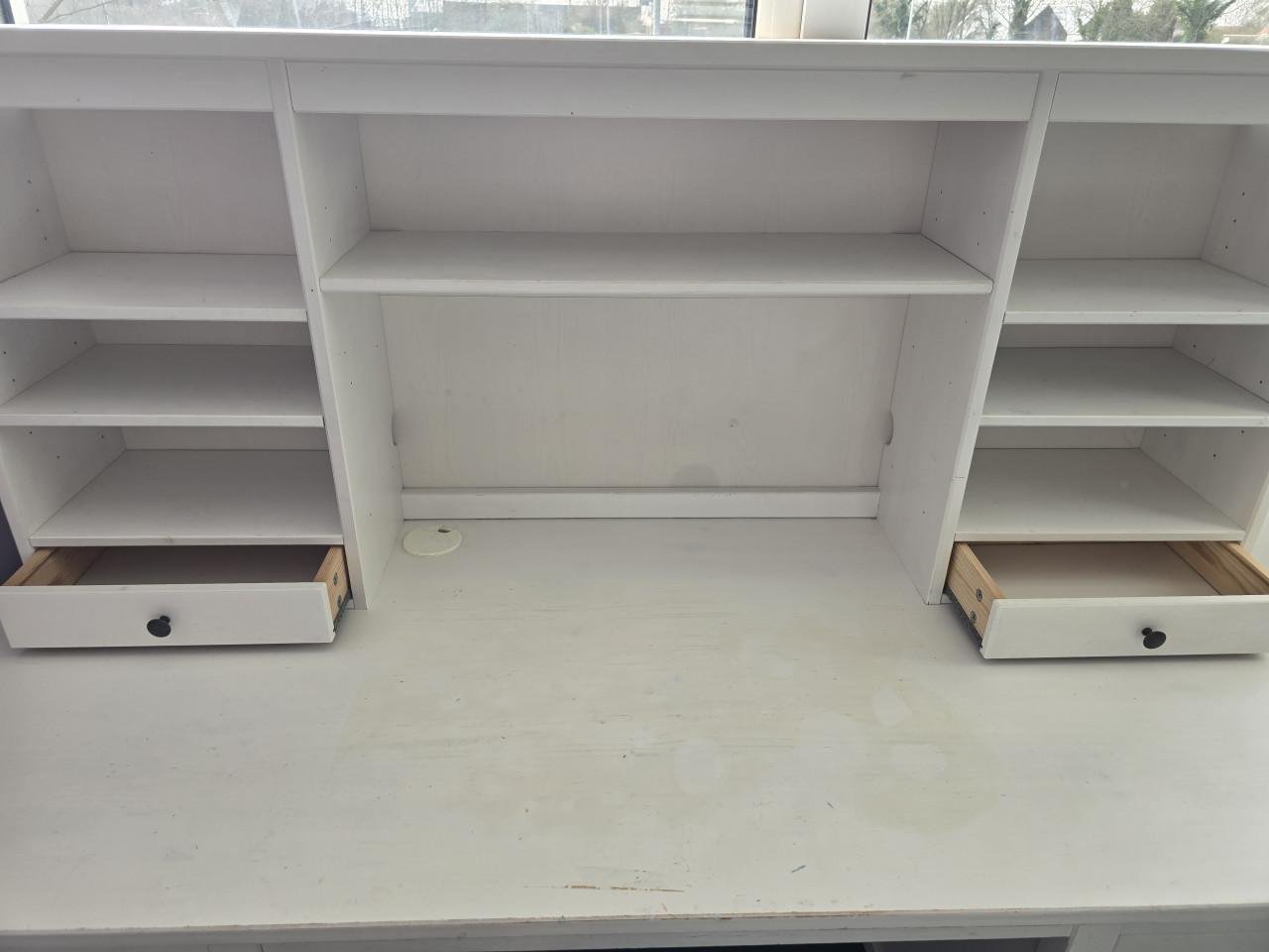 Groot ikea hemnes bureau met opzetstuk