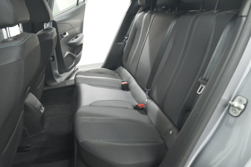 Peugeot E-2008 ev allure pack 50 kwh | 3 fase laadfunctie | camera | naviga