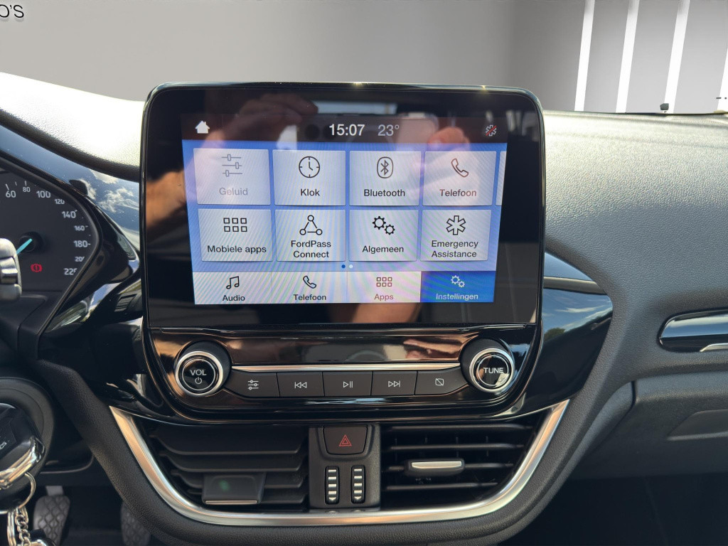 Ford Fiesta 1.1 trend 5drs airco | 75pk |stuur en stoelverwarming | apple /