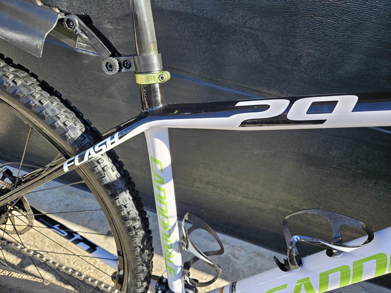 Cannindale Flash 29inch Lefty mountainbike.