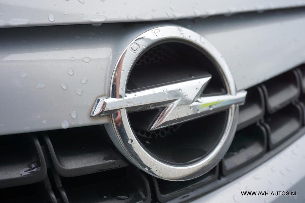 Opel Astra 1.6 turbo sport