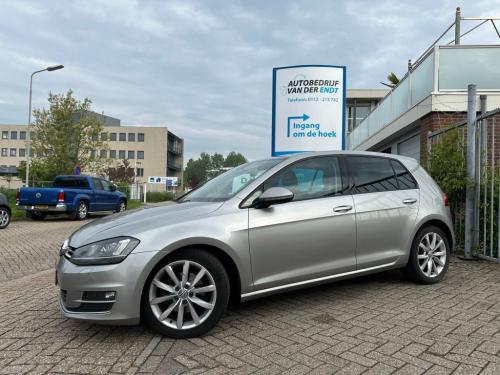 Volkswagen Golf 1.4 tsi act connected series automaat trekhaak sportstoelen