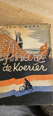 Boek André de koerier van Joh. C. Maas