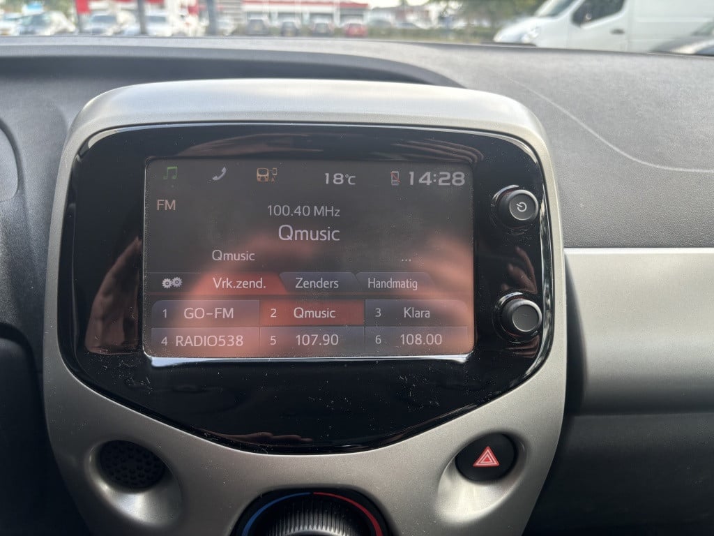 Toyota Aygo 1.0 vvt-i x-play // 1e eigenaar // 16.000km! //