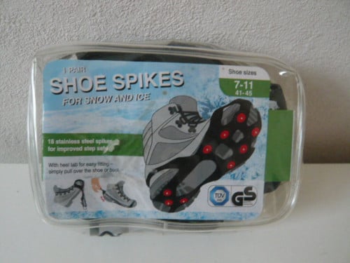 2 PAAR NIEUWE SCHOENEN SPIKES VOOR IJS EN SNEEUW