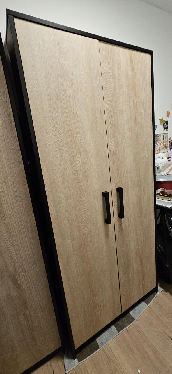 Kledingkast met hang gedeelte