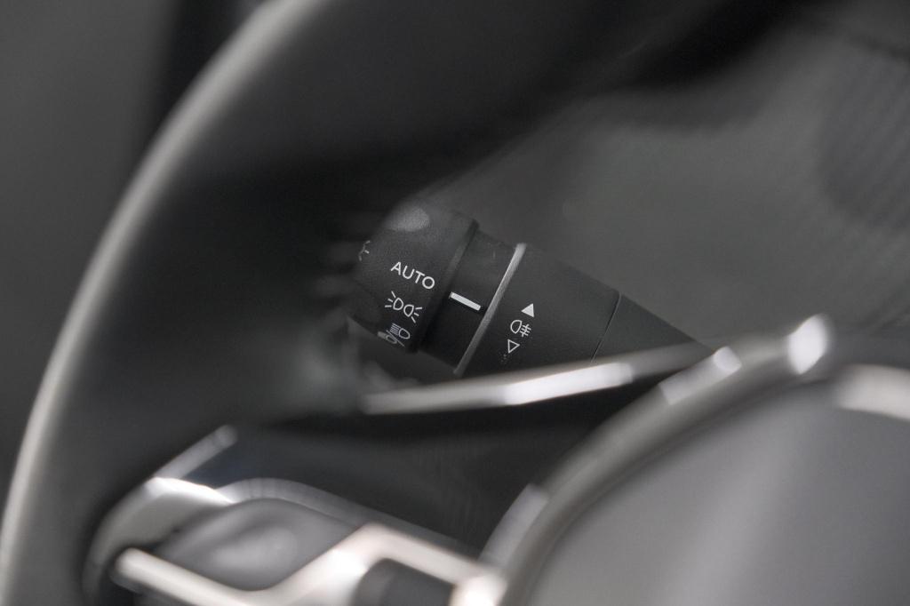 Peugeot 2008 puretech 130 blue lease allure | camera | navigatie | parkeers