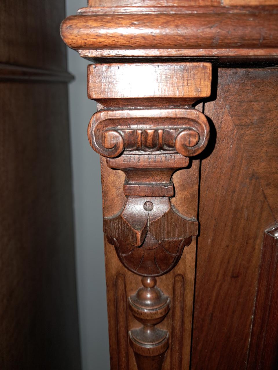 Twee prachtige mahonie nachtkastje