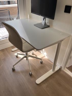 IKEA wit bureau 117x60cm