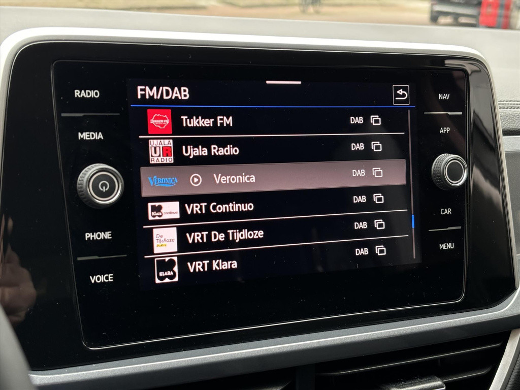 Volkswagen T-roc 1.5 tsi 150pk 7-dsg| carplay| camera| climate |virtual coc