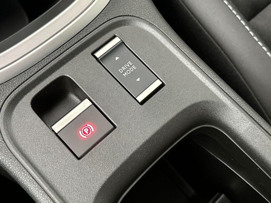 Jeep Avenger e-hybrid 1.2 summit | winterpack | camera | apple carplay&andr