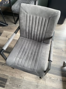 4 eetkamer stoelen