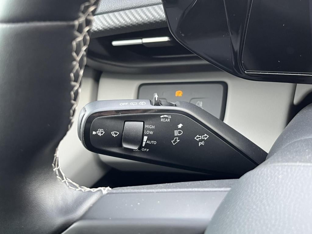 Ford Explorer premium extended range rwd 77 kwh | panoramadak | climate con