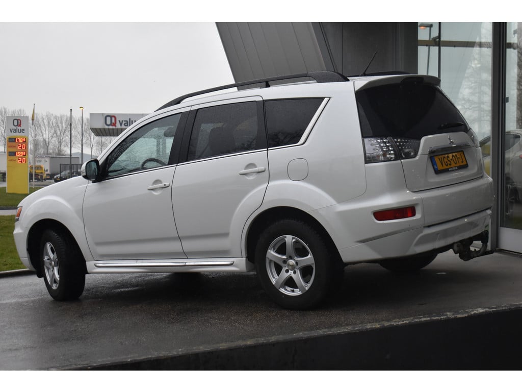 Mitsubishi Outlander outlander 2.2 di 4wd geel kenteken leder, navi, camera