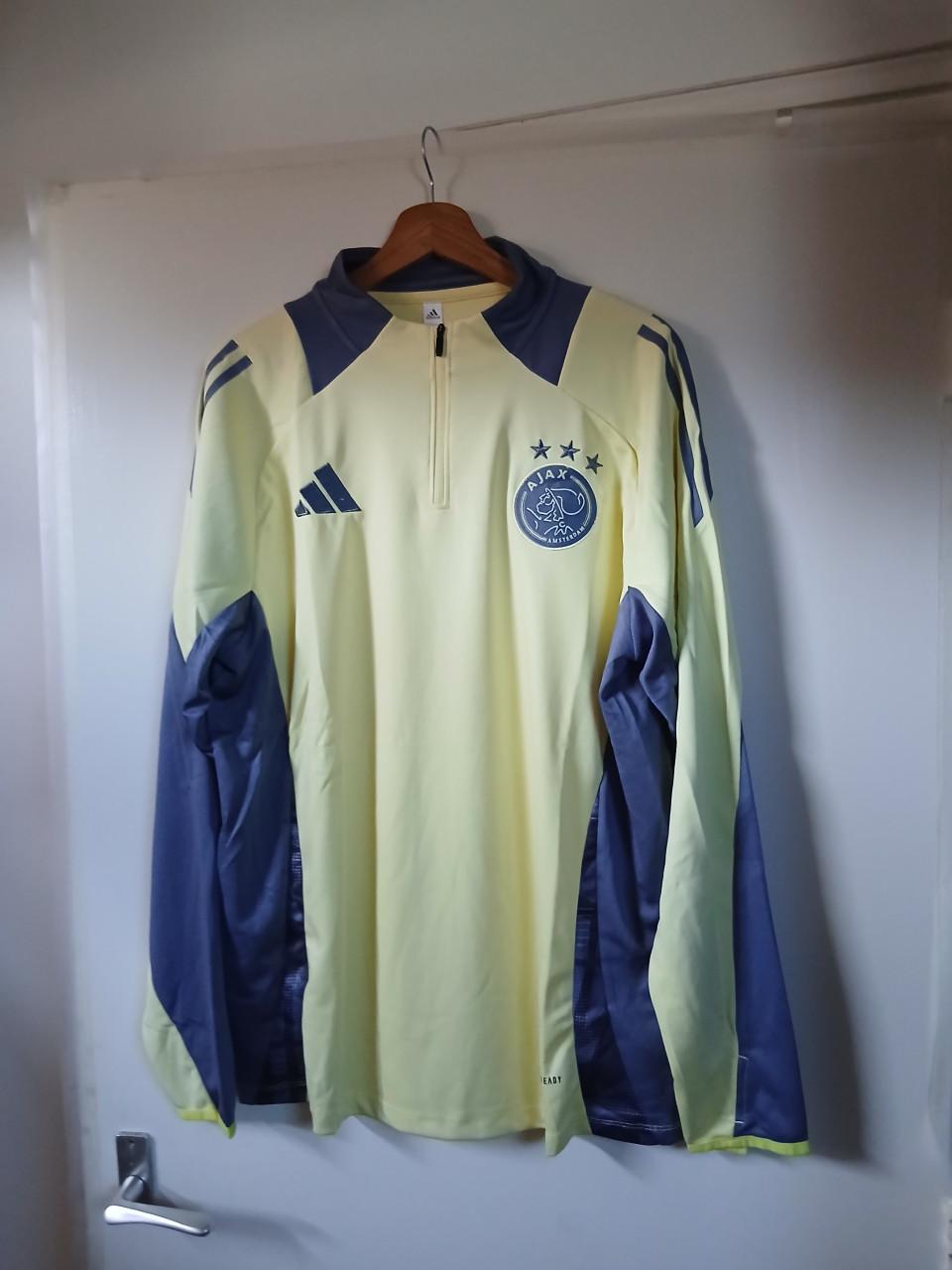 Ajax trainingspak maat s, m en l