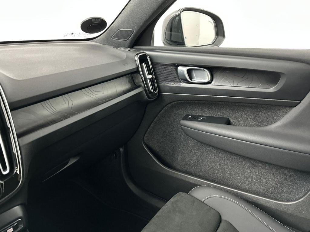 Volvo XC40 t5 262pk recharge plus dark| adap.cruise| 360camera| trekhaak