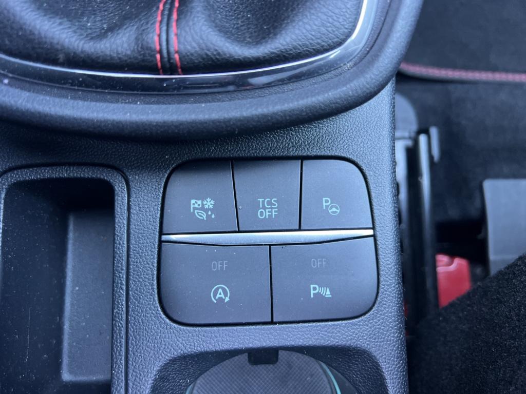 Ford Puma 1.0i ecoboost hybrid 125pk st-line x ,panodak , 19 inch , voorrui