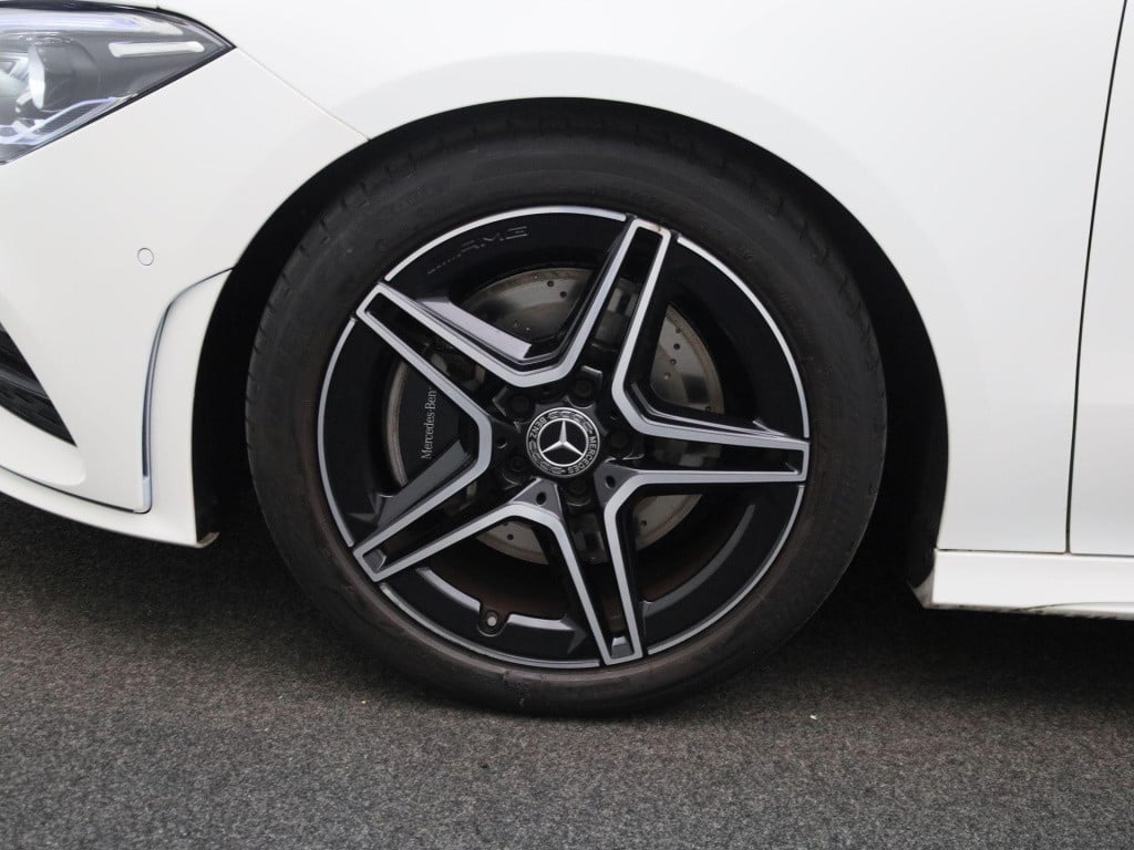 Mercedes-Benz Cla shooting brake 200 business solution amg | automaat | pan
