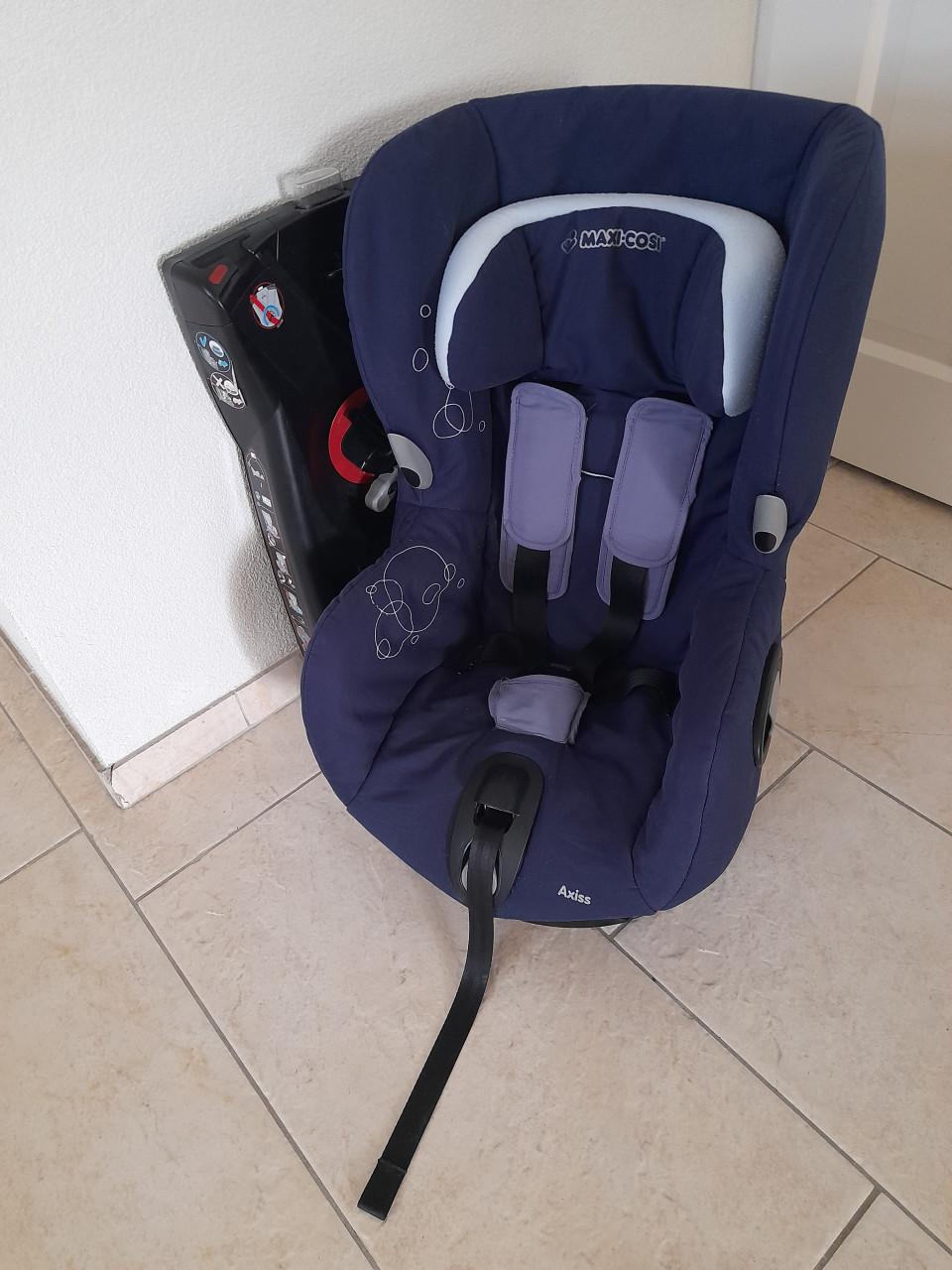 Maxi - cosi Axiss (draaibaar) ( in goede nette schone staat )