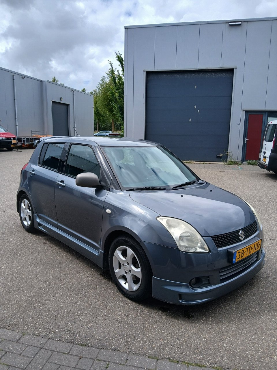Suzuki Swift Shogun 1.3 -5 drs-2006-Airco-stuurbekr-el.ramen-apk-1800,=