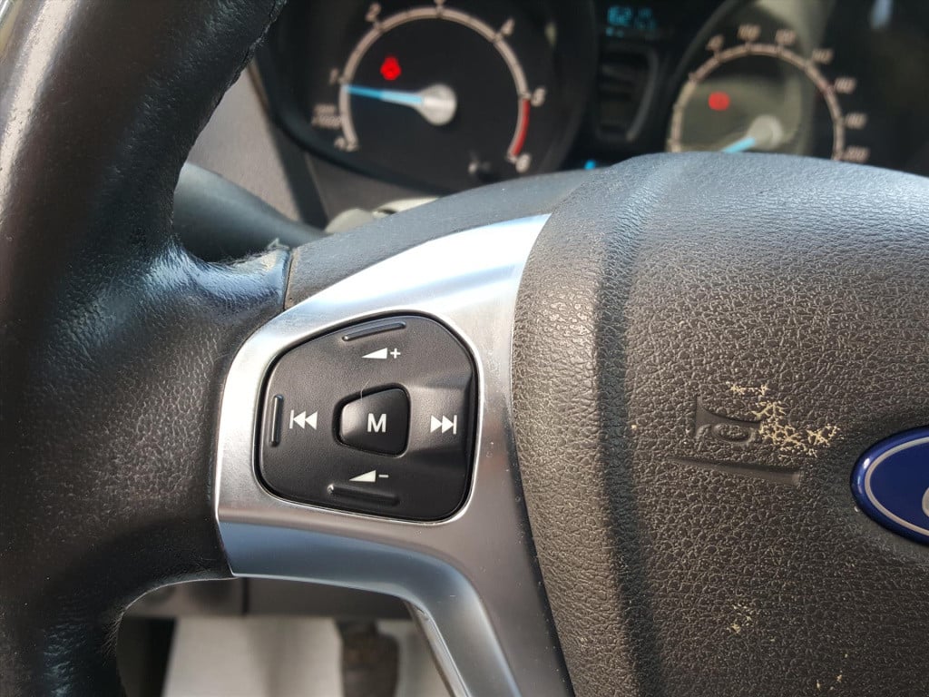 Ford Transit Courier gb trend 1.5 tdci duratorq 75pk s&s euro6 airco | trek