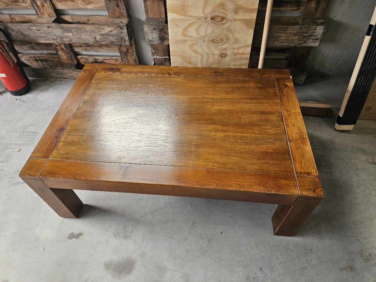 Salontafel, massief hout.