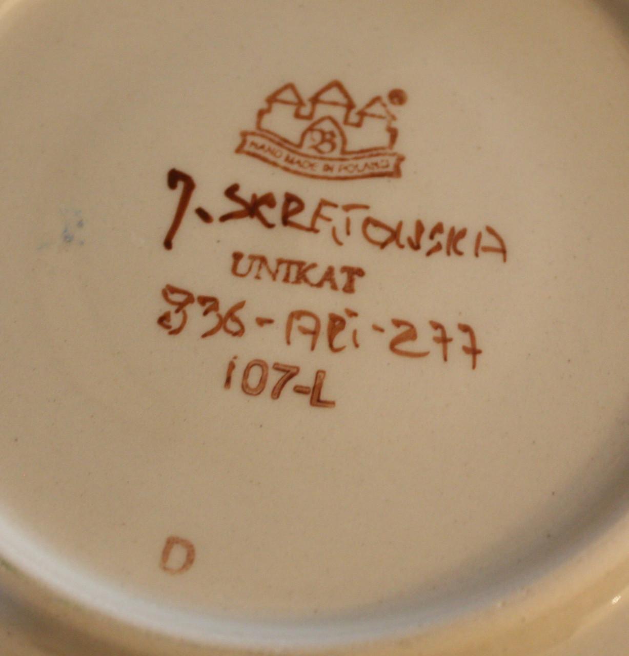 Set oude bordjes met viooltjes print