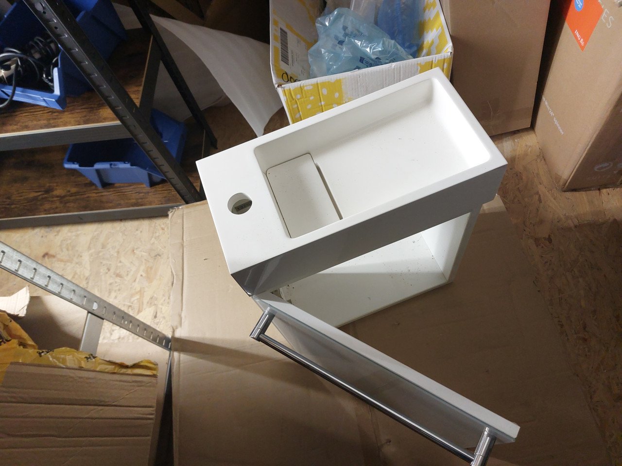 Toilet wastafel met meubel