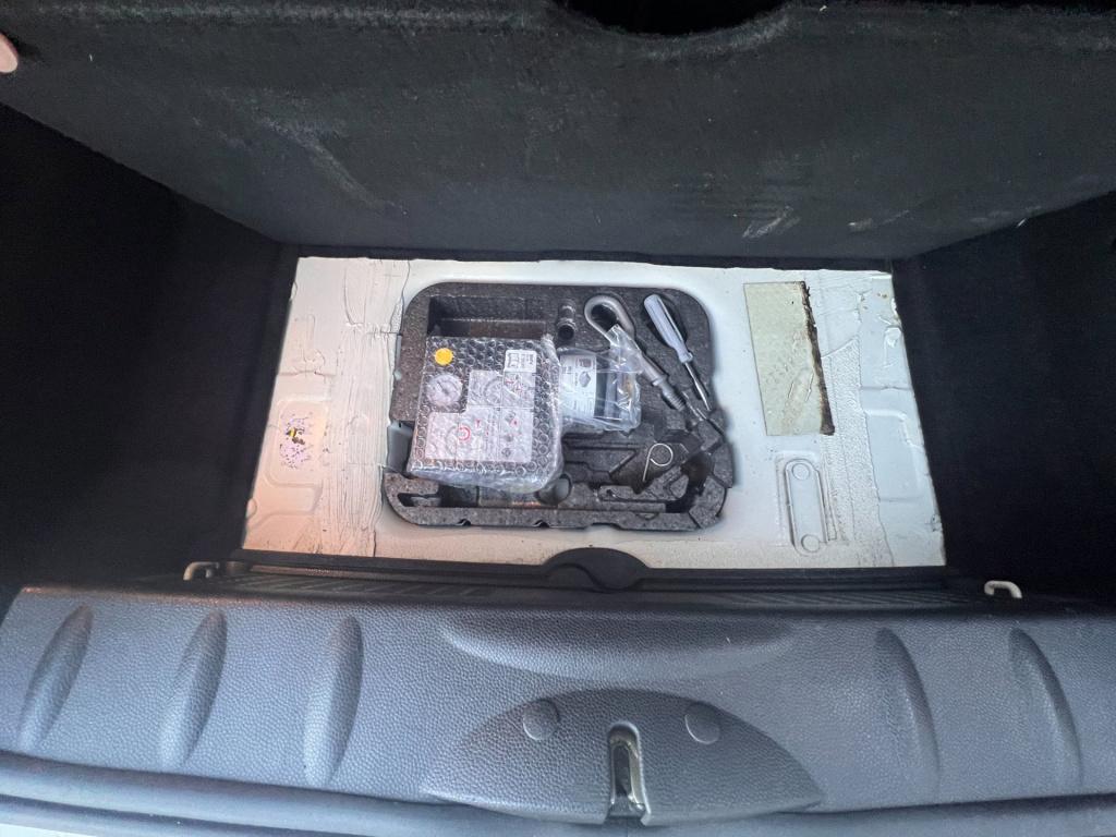 Mini One mini 1.6 minimalist business line, airco, lm-velgen enz.