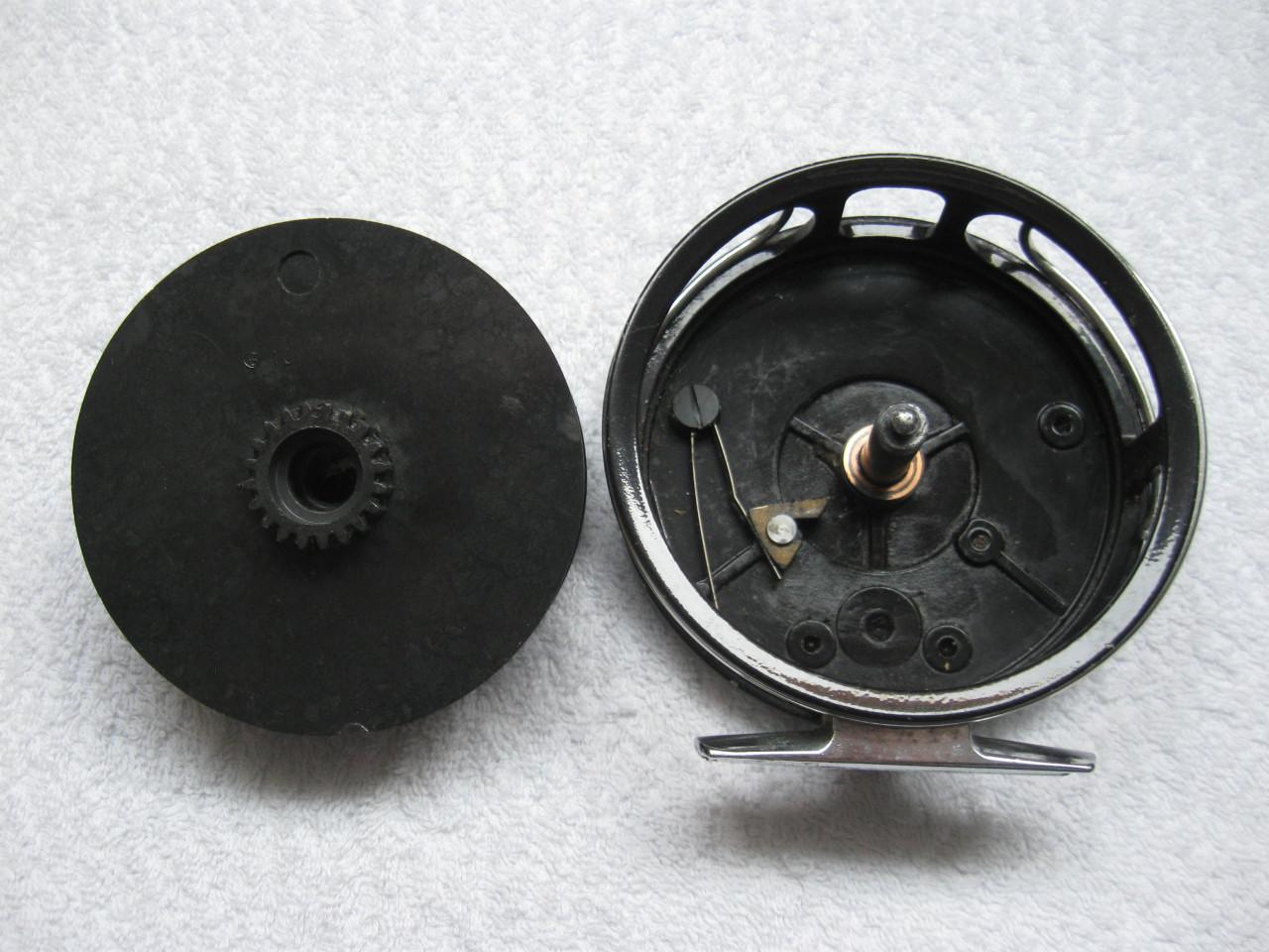 2 vintage - oldskool vliegenreels DAIWA - Shakespeare