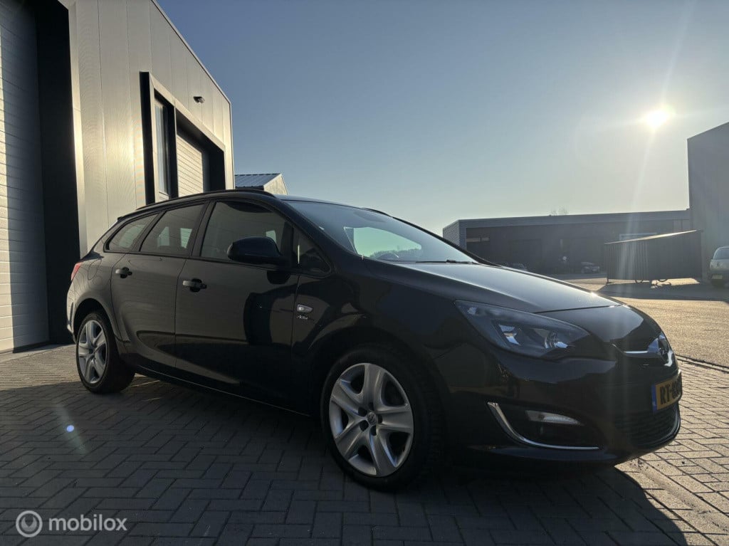 Opel Astra sports tourer 1.4 turbo design edition