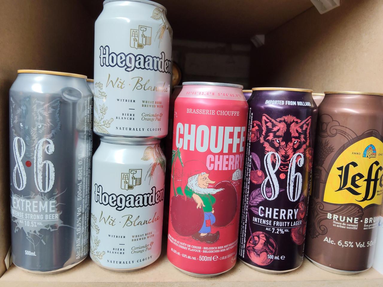 Diverse (speciaal)bieren. €1 per stuk