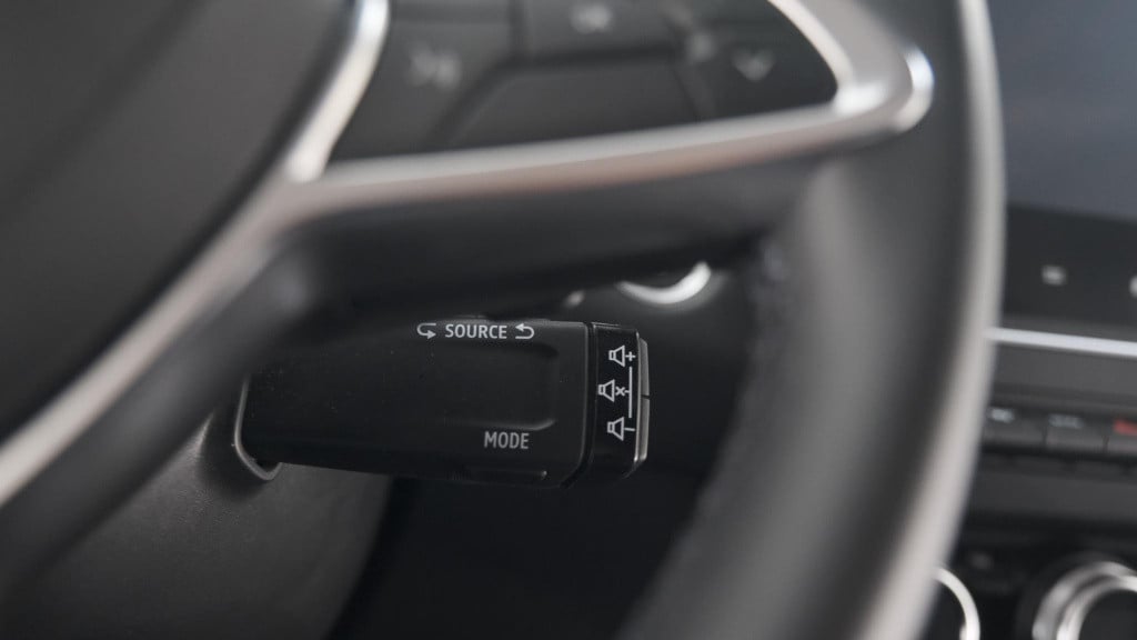 Renault Captur mild hybrid 140 edc techno | apple carplay | parkeersensoren