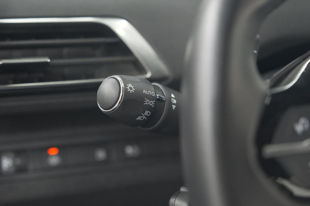 Peugeot 3008 1.6 hybrid 225 allure pack business | camera | navigatie | app
