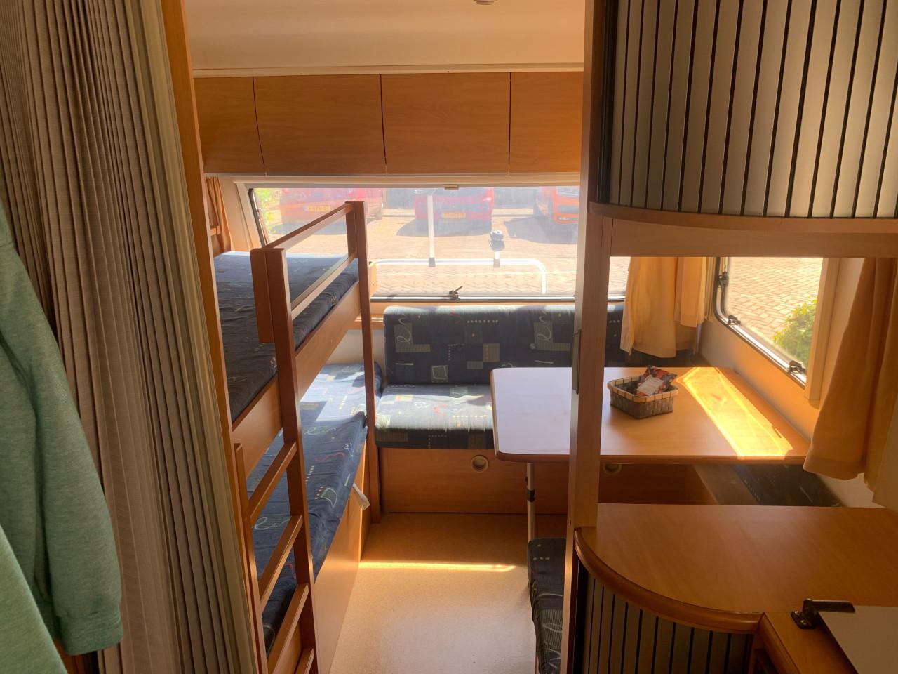 Home car 52 “stapelbed” met unico set