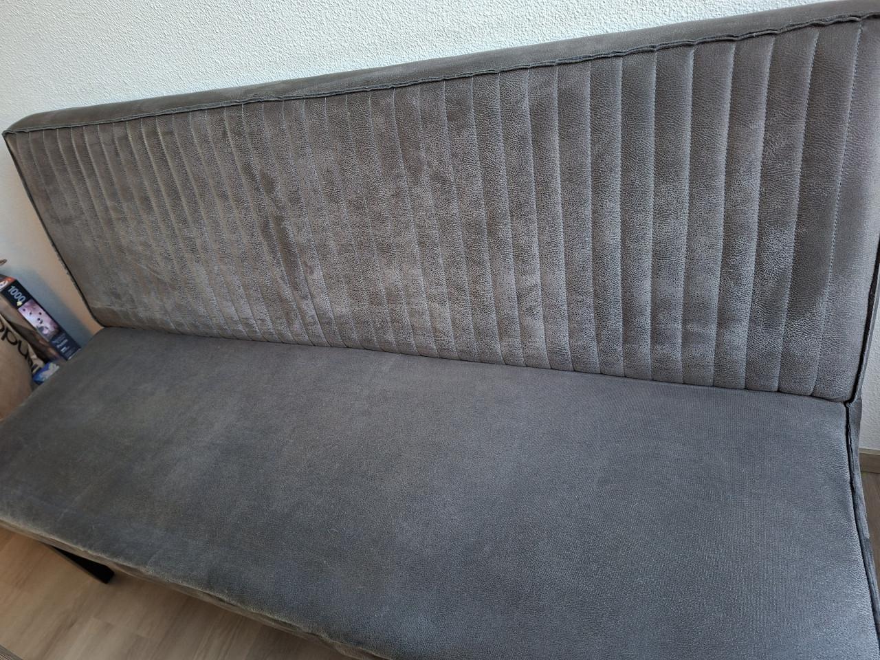 4 Eetkamer stoelen en eetkamertafel bankje