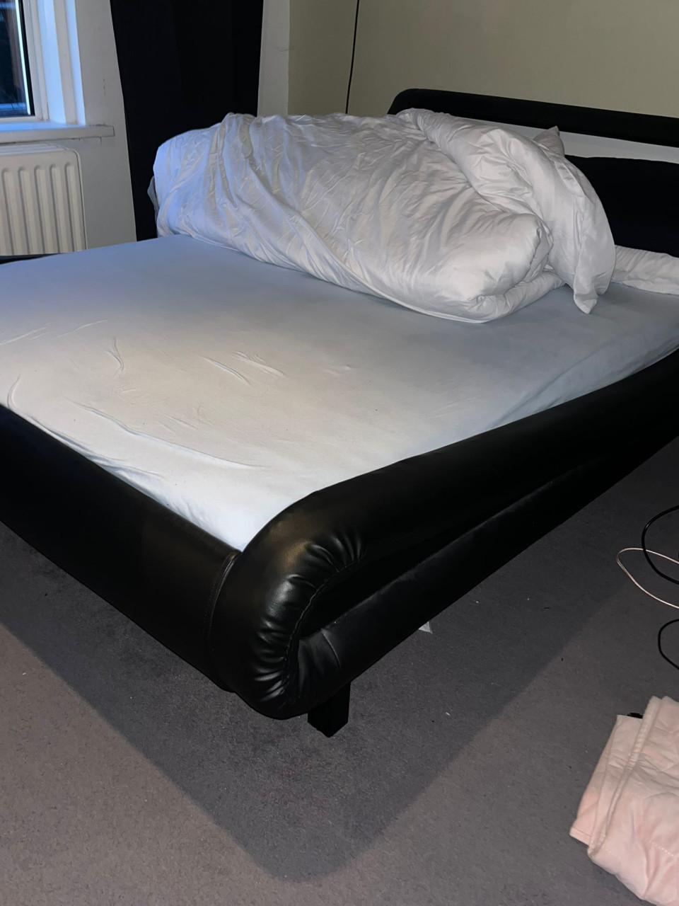 Bed 140cm met ledverlichting