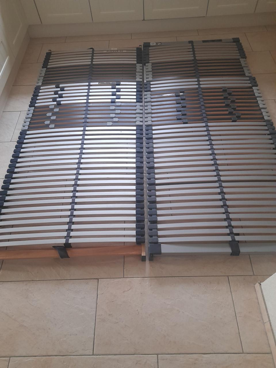 2 x lattenbodem 90 x 210 ( in goede nette staat )