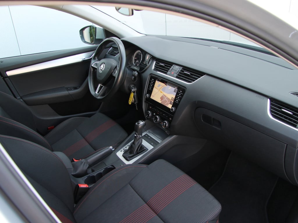 Skoda Octavia combi 1.0 tsi 116pk dsg style sport | kuipstoelen