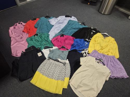 Partij nieuwe kleding 25 stuks