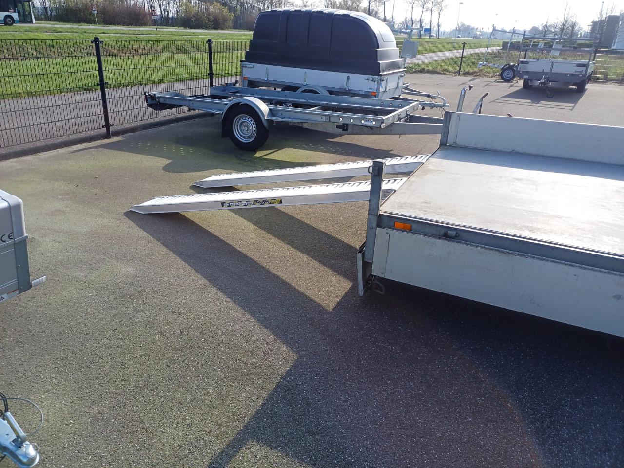 Saris plateauwagen/transporter met rijplaten 3000kg 406x210cm